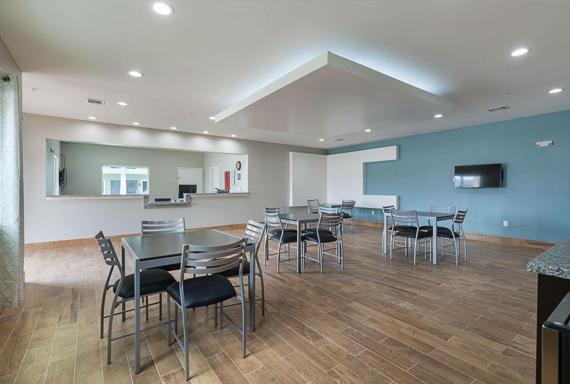 Scottish Inns & Suites - Crosby Dış mekan fotoğraf