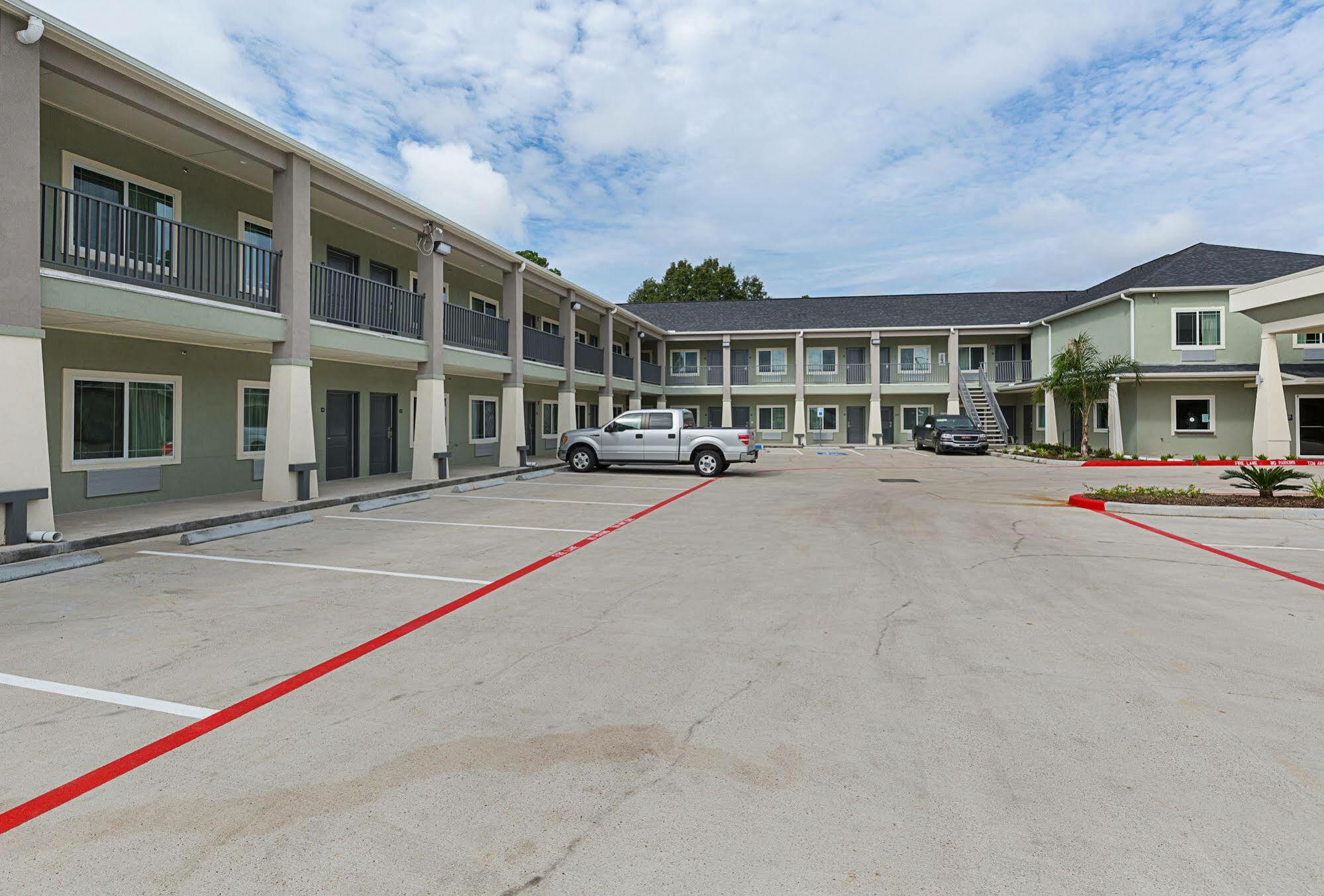 Scottish Inns & Suites - Crosby Dış mekan fotoğraf